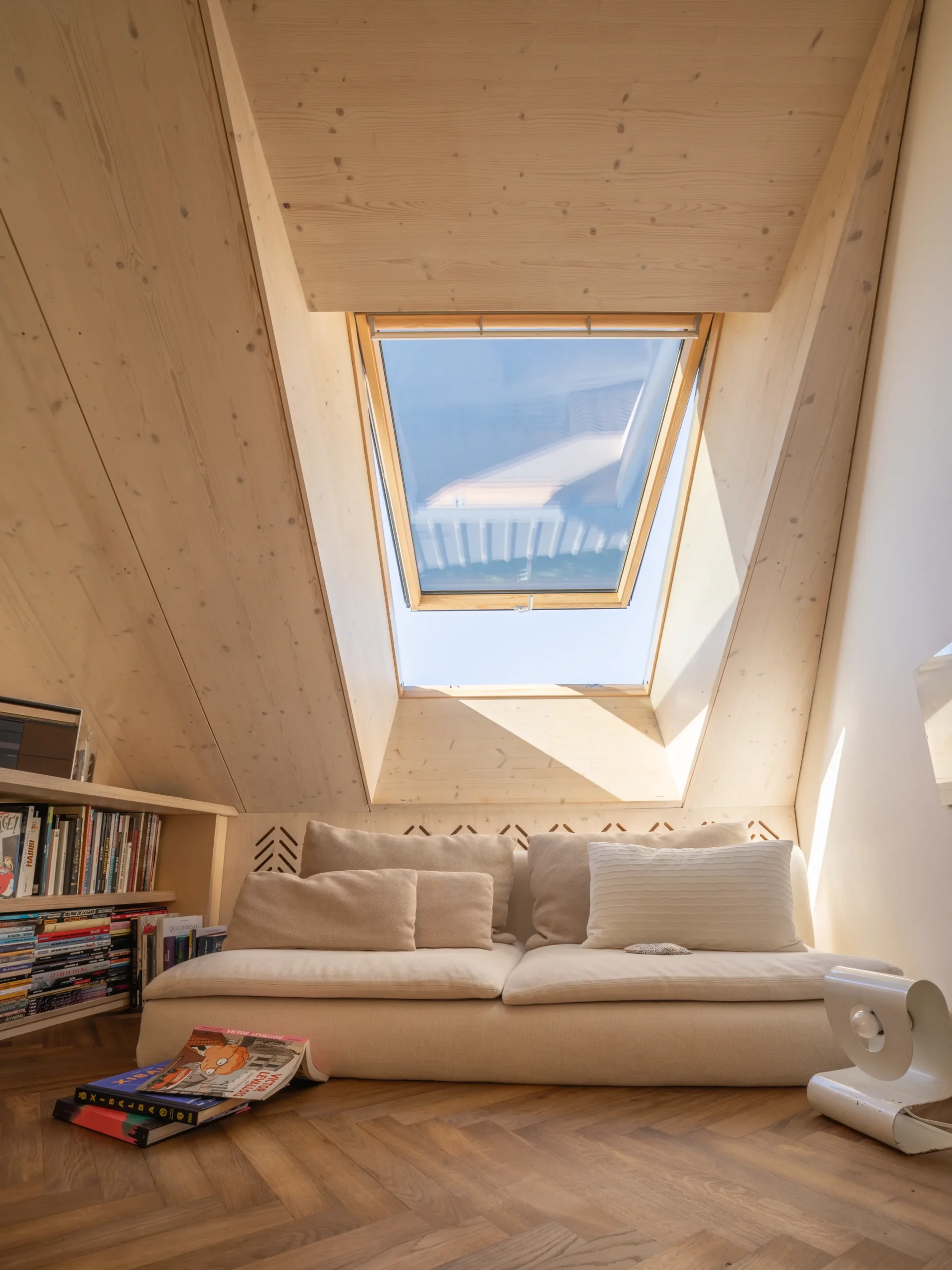 découvrez comment aménager des combles de 40m2 avec un budget maîtrisé : astuces, conseils pratiques et idées pour optimiser l’espace tout en respectant votre enveloppe financière.