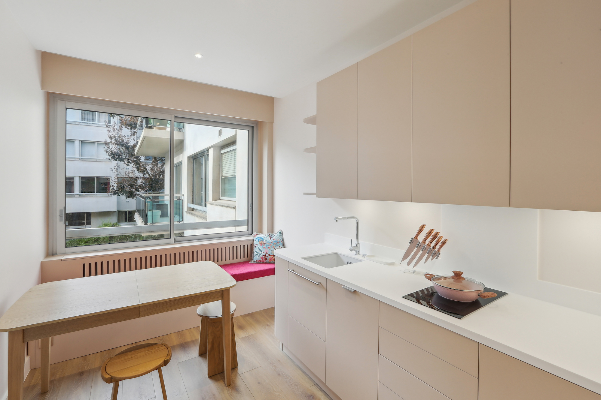 découvrez comment estimer le budget nécessaire pour la rénovation complète d’un appartement ou d’une maison de 50m2 : prix moyens, conseils d’experts et astuces pour optimiser vos travaux.