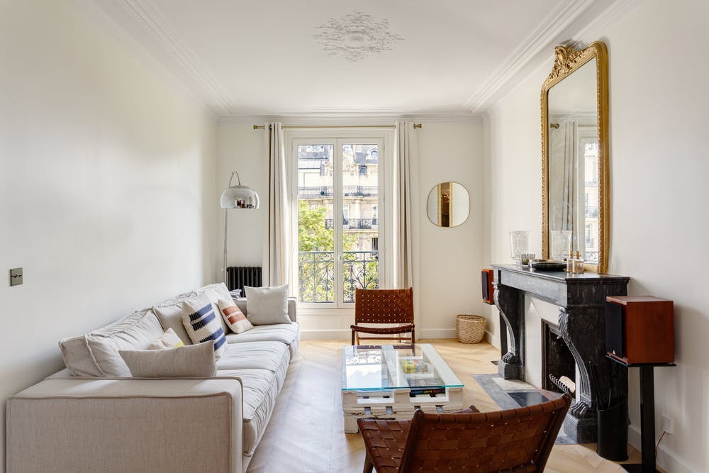 découvrez comment bien choisir les matériaux pour rénover un appartement ou un immeuble du 18ème siècle à paris : conseils d’experts pour préserver l’authenticité tout en améliorant le confort et les performances énergétiques.