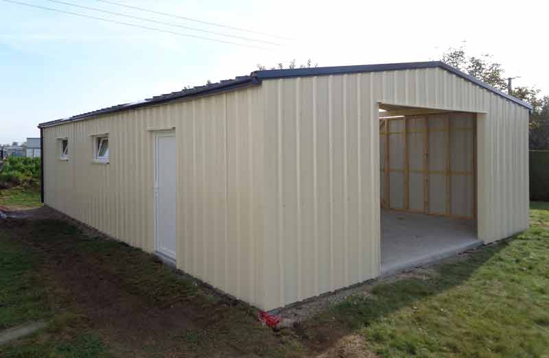 découvrez tout ce qu'il faut savoir sur le coût d'un garage : prix de construction, frais d'entretien et conseils pour bien budgéter votre projet de garage.