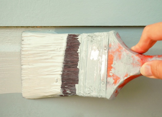 découvrez le coût moyen au m² pour des travaux de peinture intérieure ou extérieure, ainsi que les facteurs qui influencent le prix et des conseils pour estimer votre budget peinture.