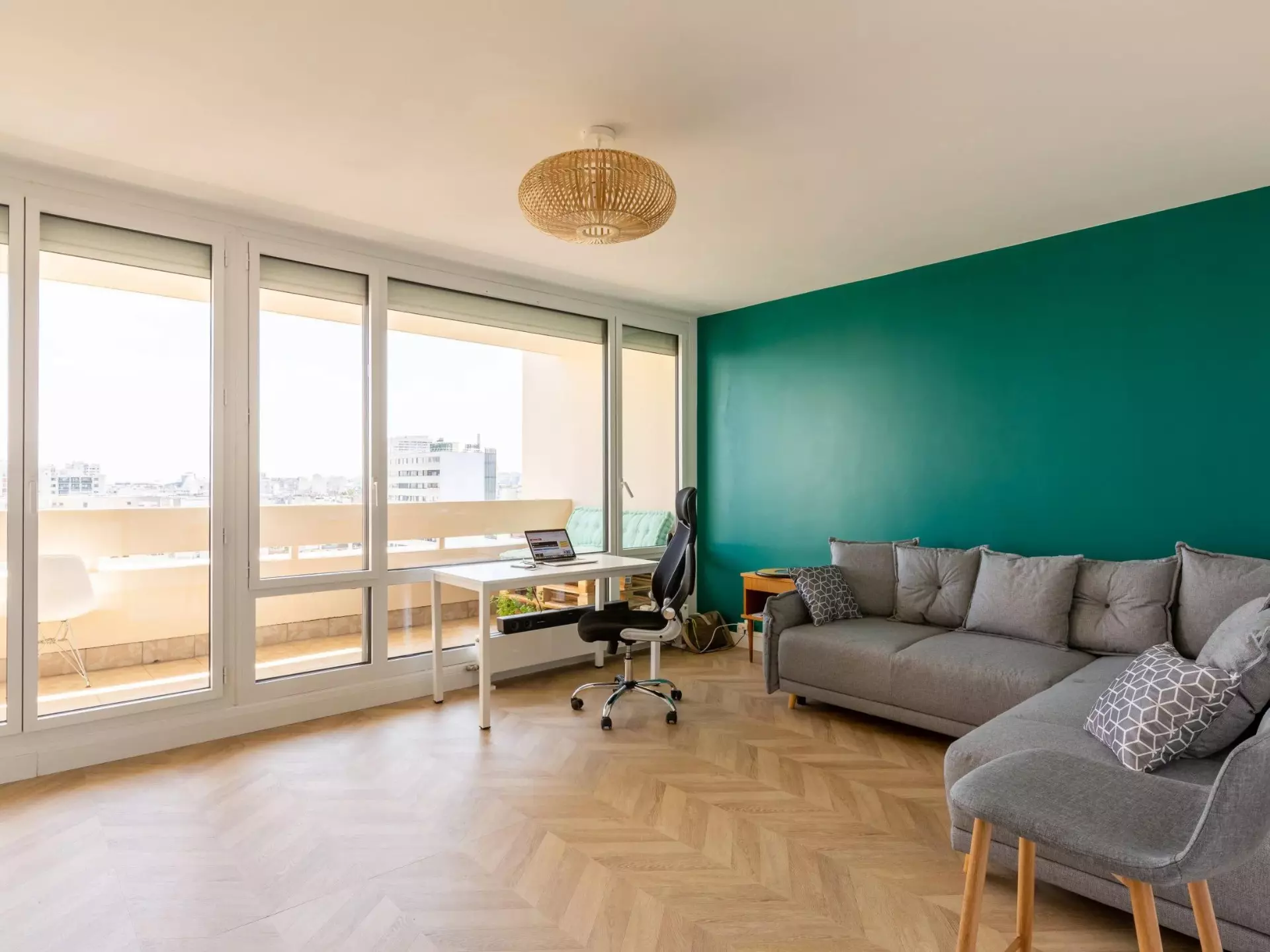 découvrez le coût des travaux à paris : tarifs moyens, facteurs qui influencent les prix et conseils pour maîtriser votre budget rénovation ou construction.