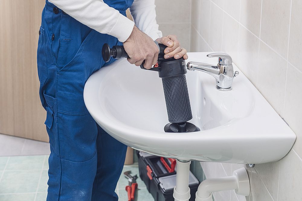 service de débouchage wc à laval-en-brie : intervention rapide, efficace et professionnelle pour tous vos problèmes de toilettes bouchées. disponible 7j/7, satisfaction garantie.