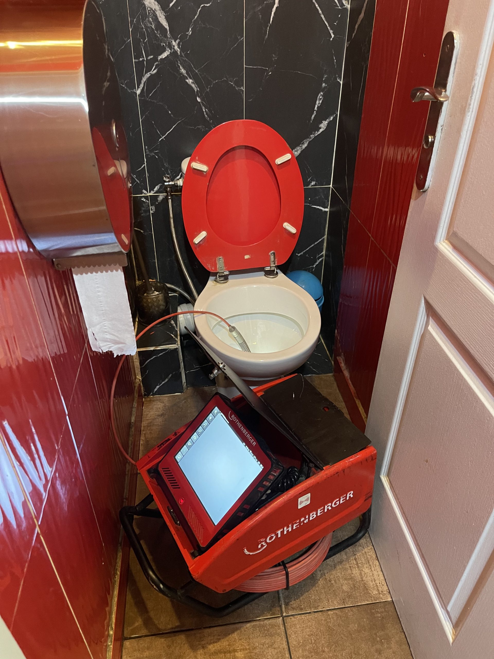 besoin d’un débouchage wc à fontenay-trésigny ? intervention rapide et efficaces pour toilettes bouchées. service professionnel, disponible 7j/7. devis gratuit.
