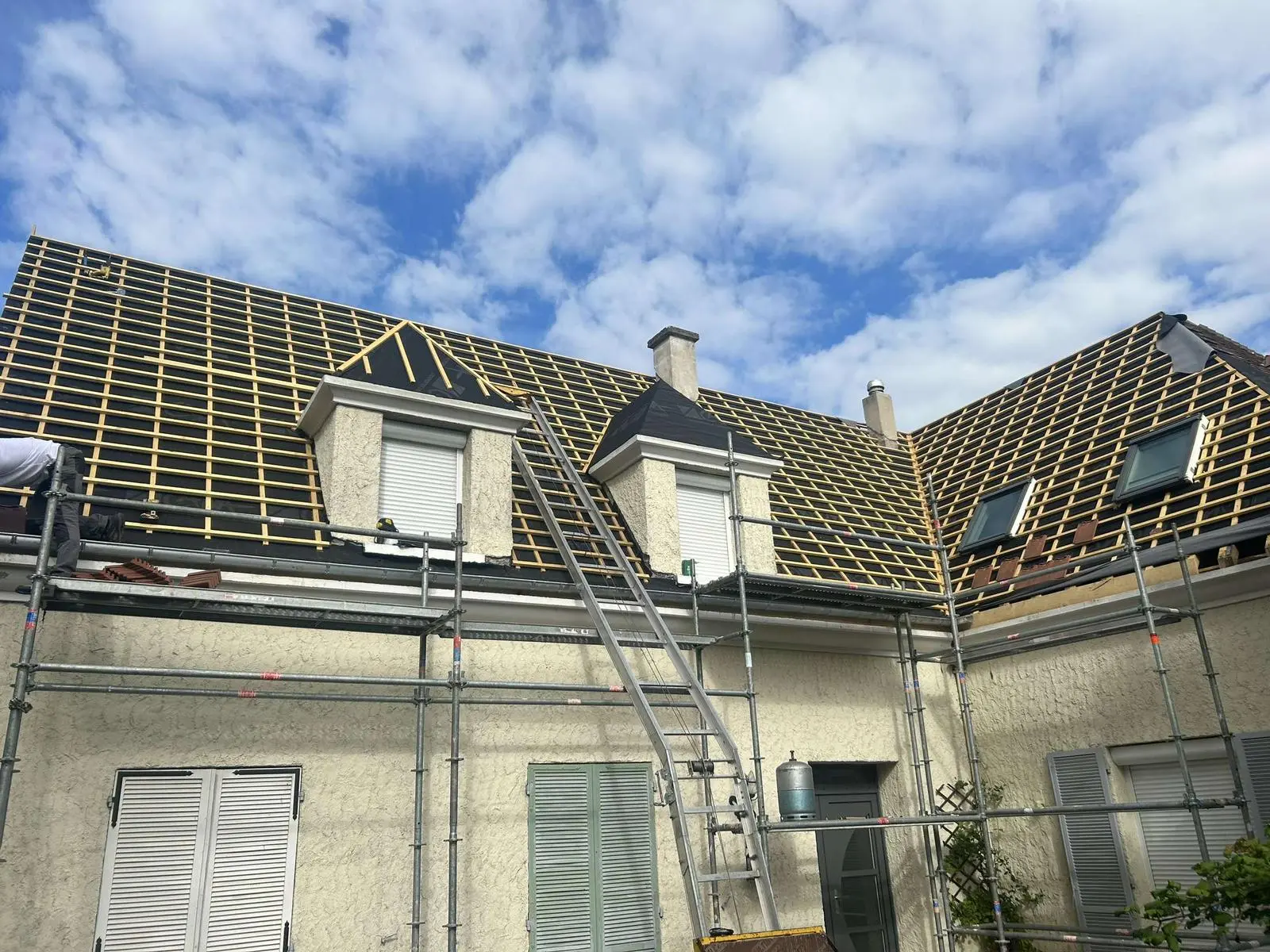 obtenez votre devis gratuit pour vos travaux de rénovation à suresnes. profitez d'une estimation rapide et personnalisée pour rénover votre maison ou appartement avec des professionnels qualifiés.