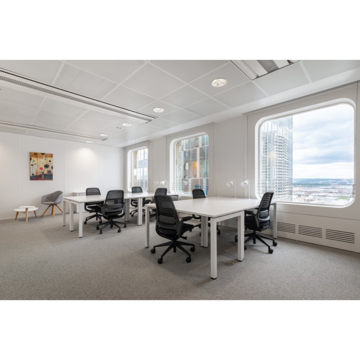 trouvez votre espace de travail idéal à puteaux : bureaux modernes, coworking, et salles de réunion adaptés à vos besoins professionnels. emplacement central et services flexibles pour booster votre productivité.