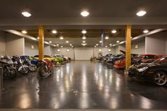 découvrez comment créer le garage de vos rêves : idées d’aménagement, conseils pratiques et inspirations pour un espace organisé, fonctionnel et à votre image.