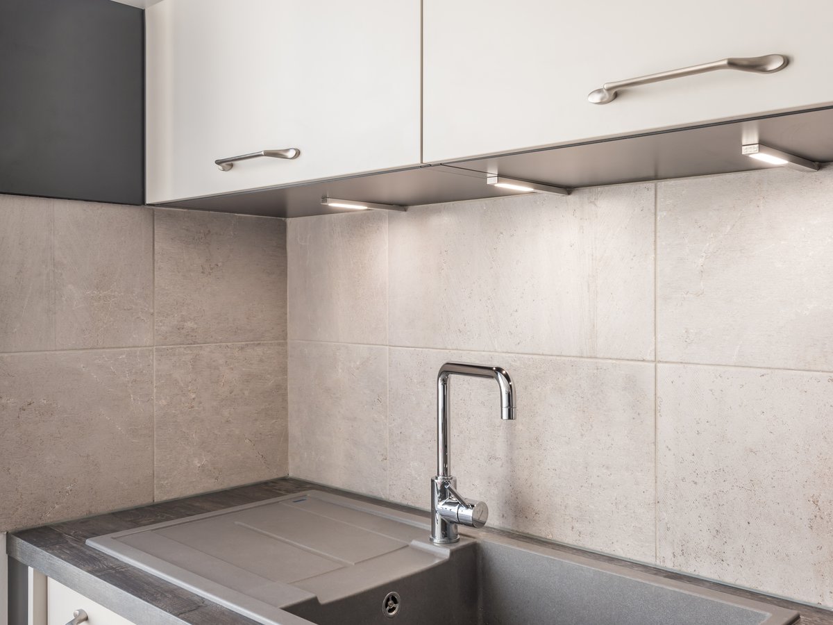 découvrez quelle hauteur idéale choisir pour la crédence de votre cuisine afin d’allier praticité, protection et style à votre espace culinaire.