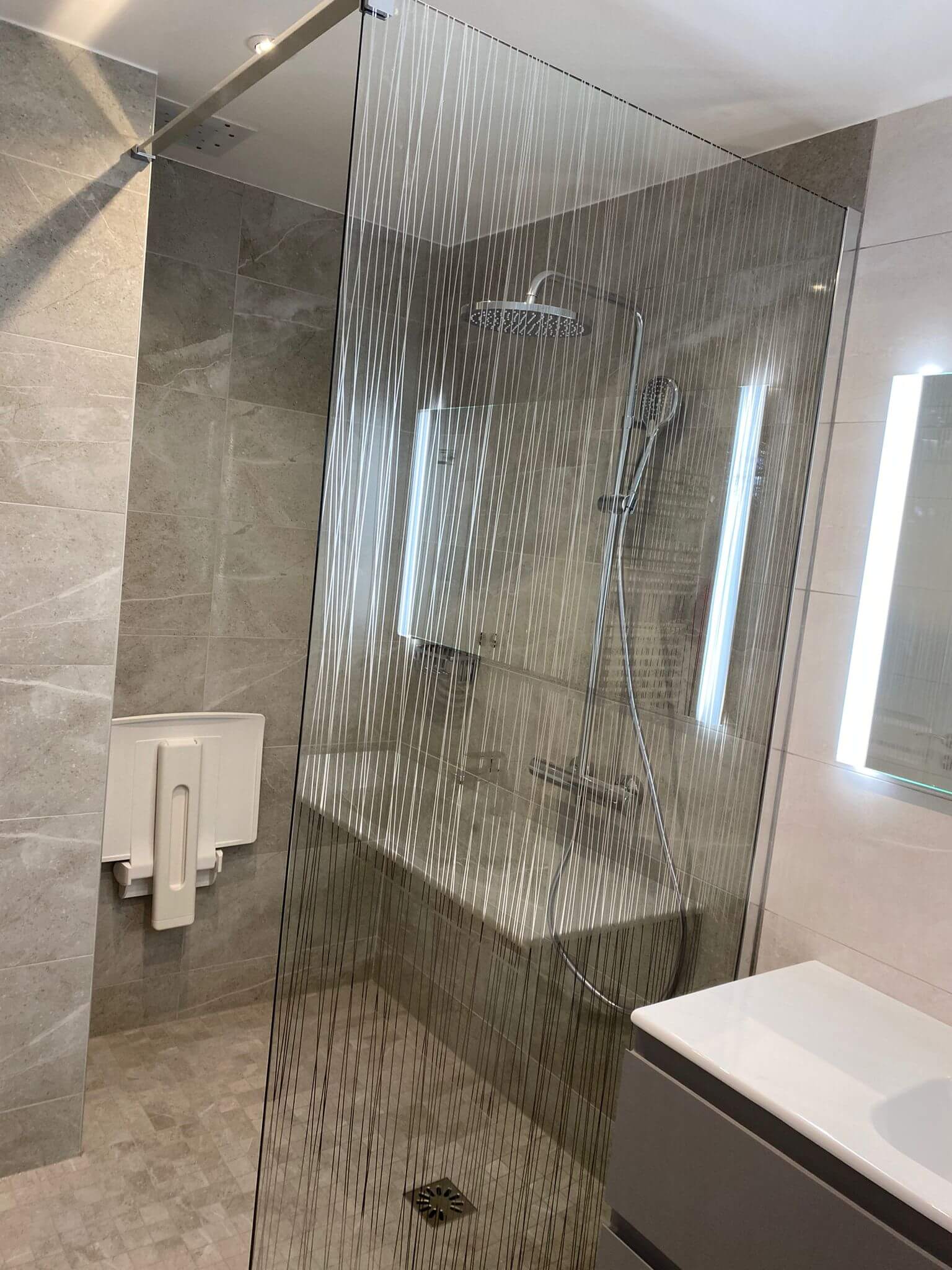 découvrez des idées modernes et inspirantes pour aménager votre salle de bain à courbevoie : conseils déco, agencement, matériaux tendance et solutions sur-mesure pour un espace fonctionnel et élégant.