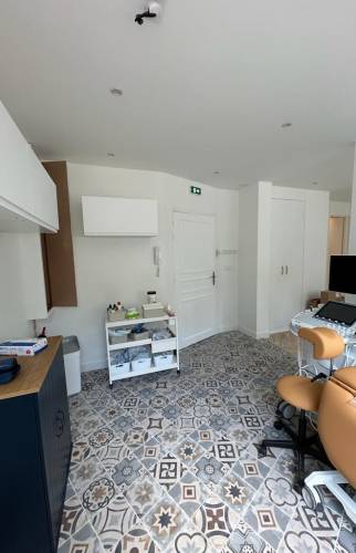 découvrez la transformation d’un cabinet médical en un élégant appartement à paris : un projet innovant alliant confort moderne et charme parisien, parfait pour s’inspirer.