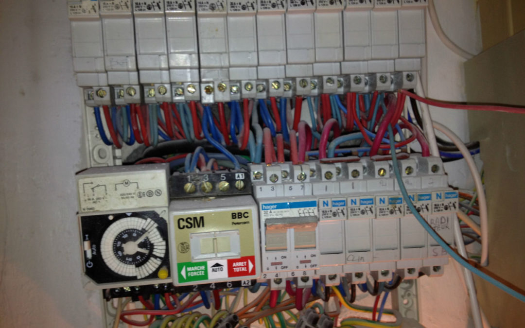 découvrez les principales normes électricité à respecter lors d'une rénovation. conseils, obligations et mise en conformité pour garantir la sécurité de votre installation électrique.