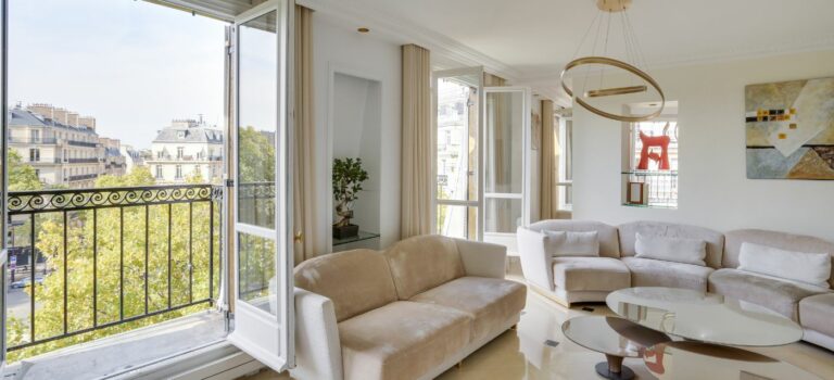 découvrez comment optimiser la valeur de votre bien immobilier à paris 8 grâce à des conseils d'experts, des stratégies de valorisation et des astuces pour maximiser votre investissement dans ce quartier prestigieux.
