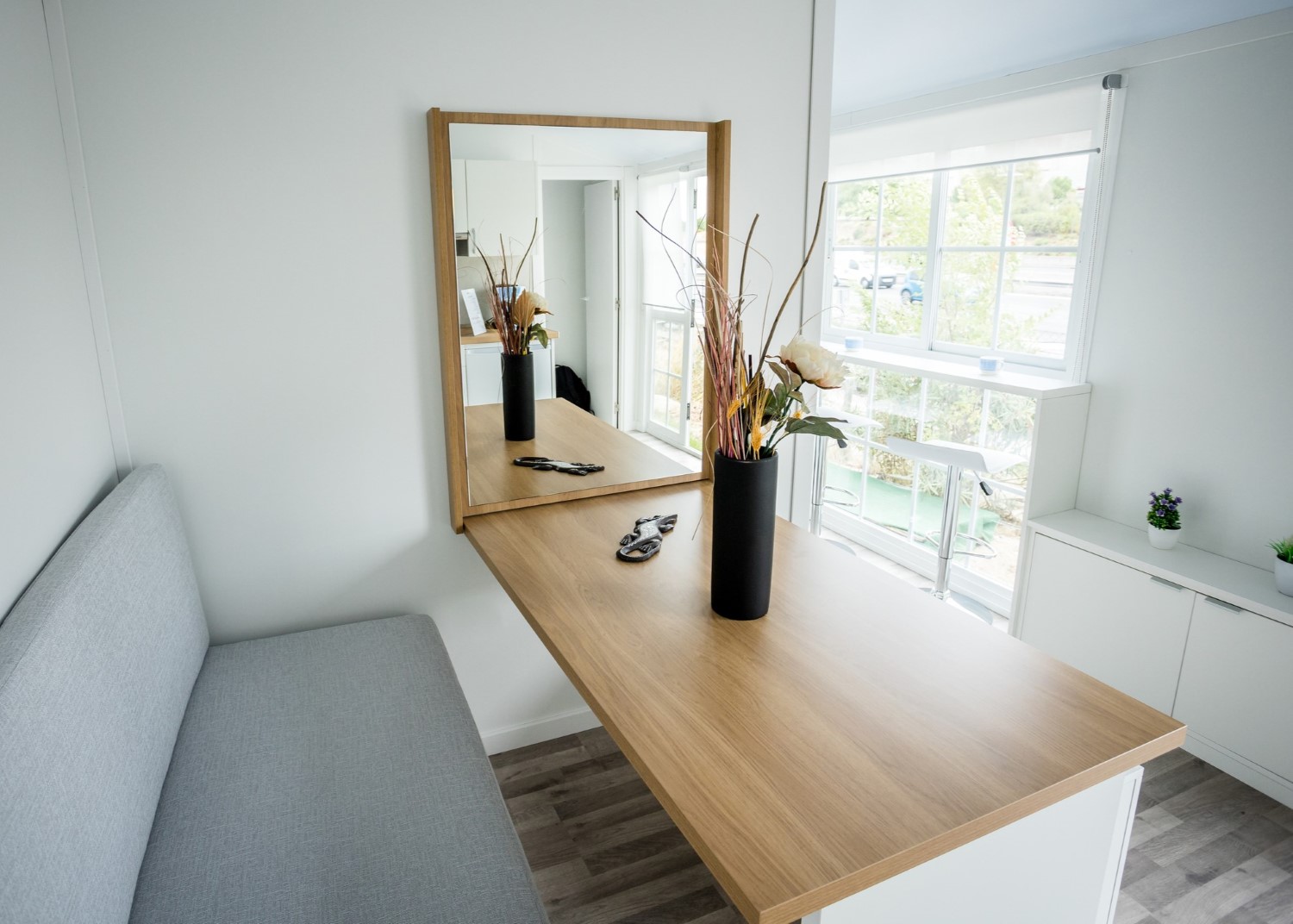 découvrez nos conseils pratiques pour optimiser l’espace de votre appartement grâce à des solutions de rangement ingénieuses et un aménagement fonctionnel. gagnez en confort et en style, même dans les petits espaces !