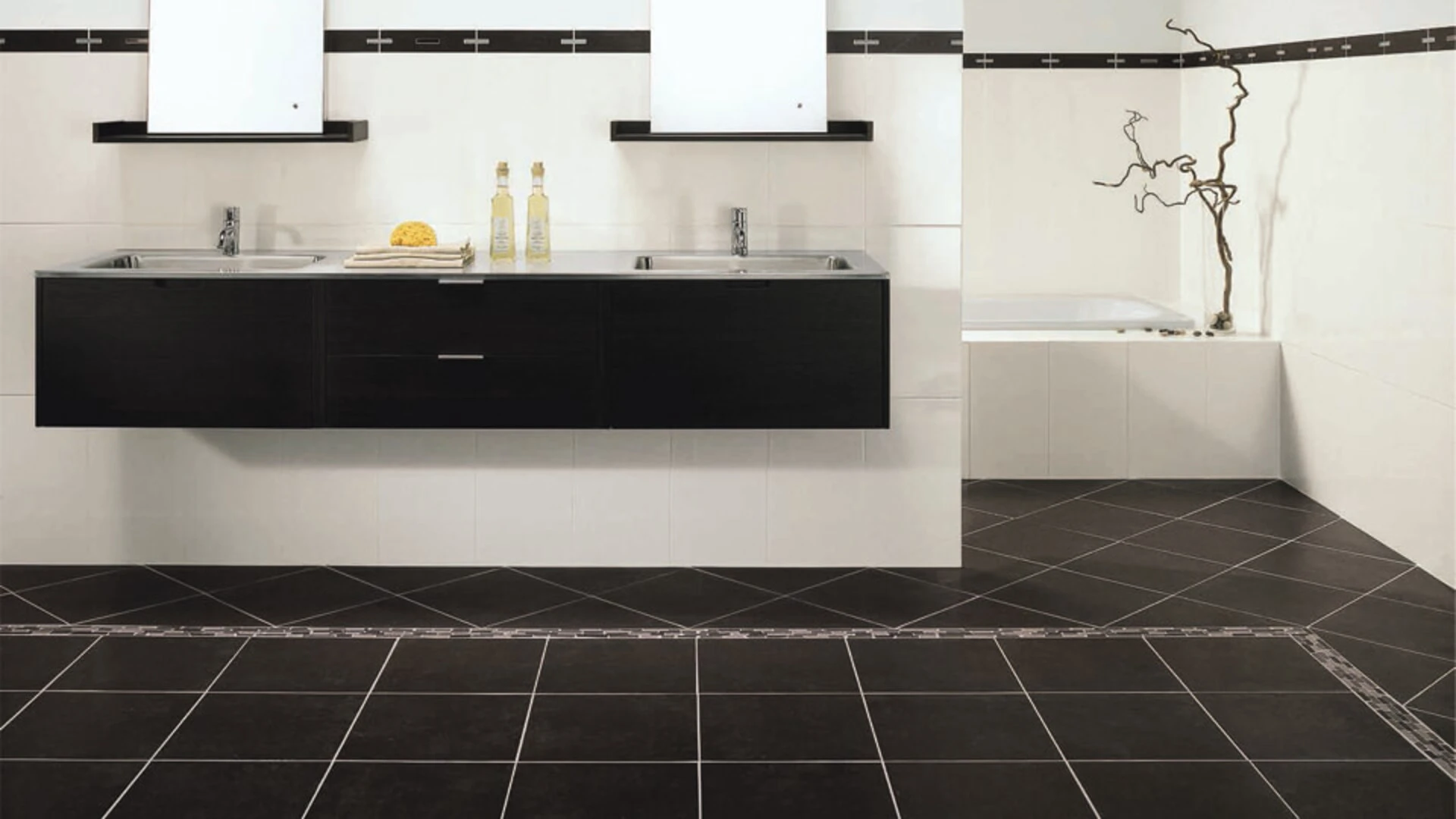 découvrez nos conseils et solutions pour la pose de salle de bain : étapes d'installation, choix des matériaux, astuces pour optimiser l'espace et réussir votre projet de rénovation.