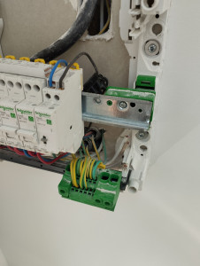 découvrez nos conseils pratiques pour bien préparer la visite d’un électricien à antony : étapes à suivre, documents à prévoir et astuces pour faciliter l’intervention.