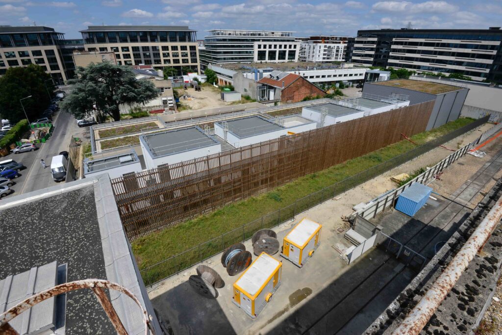 découvrez nos solutions pour vos projets d'électricité à courbevoie : installation, rénovation, dépannage et mise aux normes électriques pour particuliers et professionnels.
