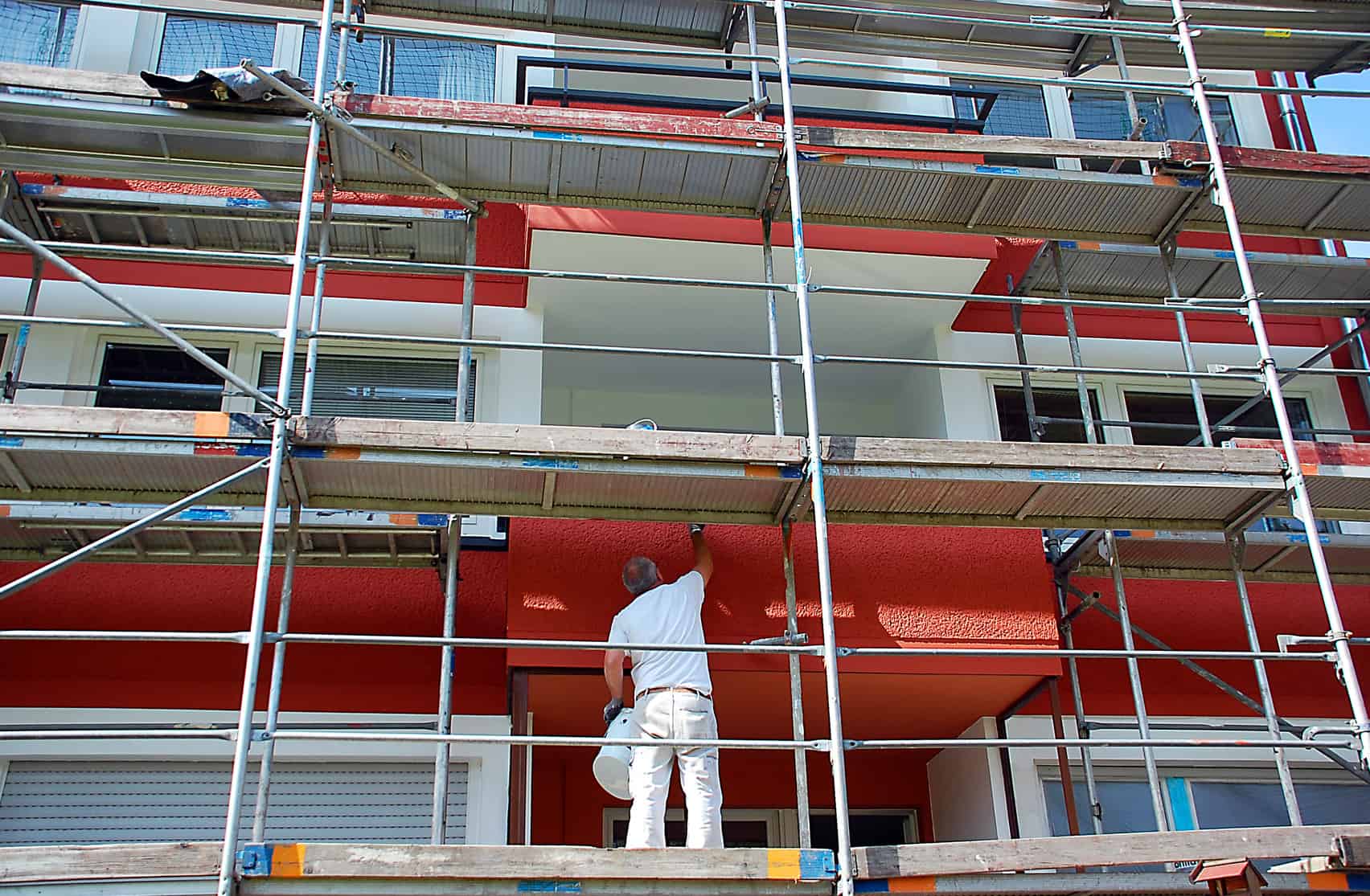 découvrez les coûts et les étapes clés d’un ravalement de façade : devis, prix, démarches, conseils pour rénover et valoriser votre logement efficacement.