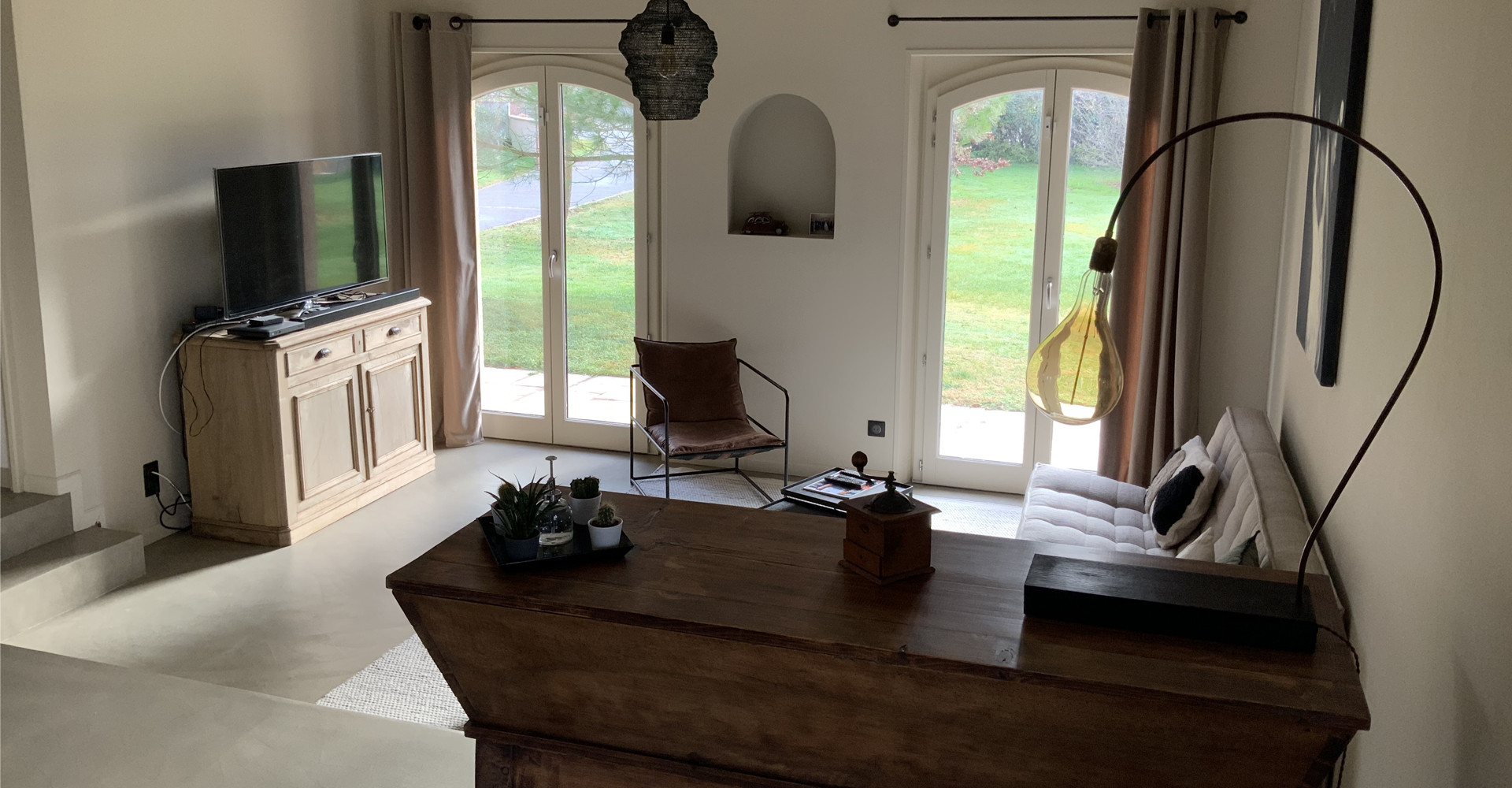 découvrez nos astuces et idées pour un relooking studio économique ! transformez votre petit espace sans vous ruiner grâce à des solutions simples, pratiques et abordables.