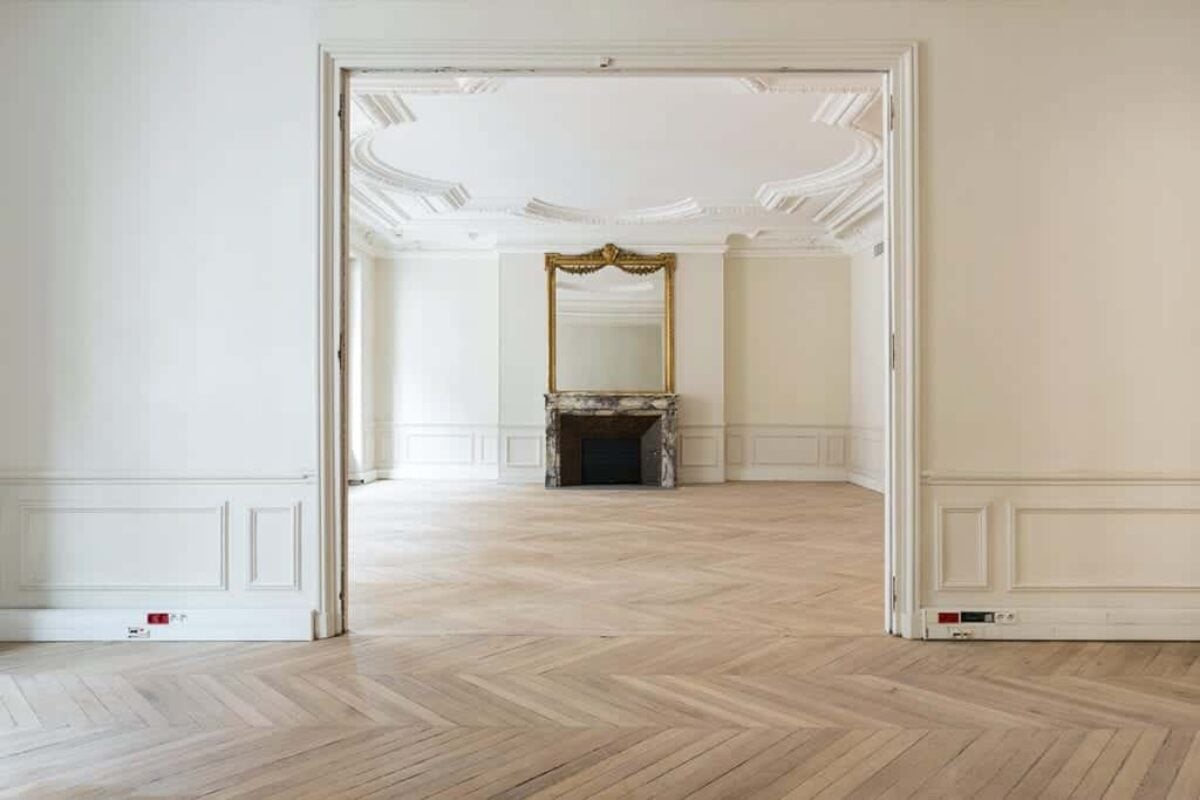 confiez la rénovation de votre appartement haussmannien à des experts pour préserver son cachet tout en le modernisant. découvrez nos conseils et idées pour rénover un intérieur haussmannien avec élégance et authenticité.