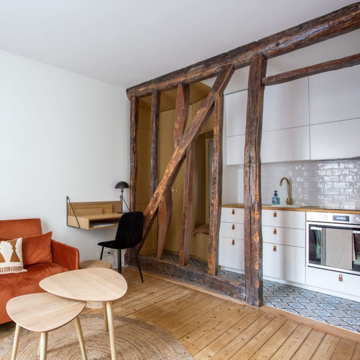 trouvez les meilleures astuces et conseils pour une rénovation d'appartement pas cher à paris en 2025. optimisez votre budget tout en modernisant votre logement avec des solutions économiques.