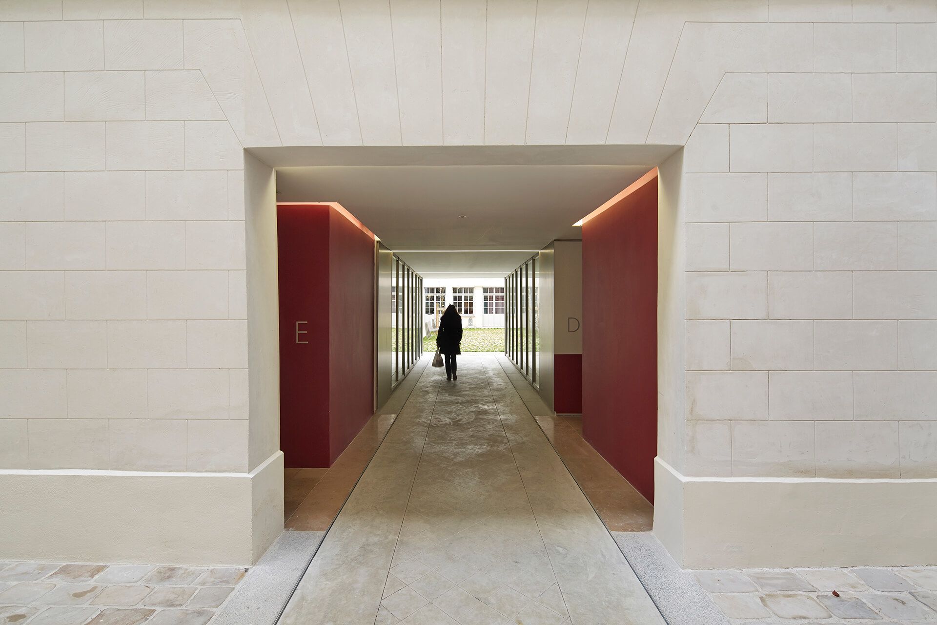 confiez la rénovation de votre bâtiment à paris 75003 à une équipe expérimentée. prestations sur mesure, respect des délais et qualité garantie pour tous vos projets de rénovation intérieure et extérieure.
