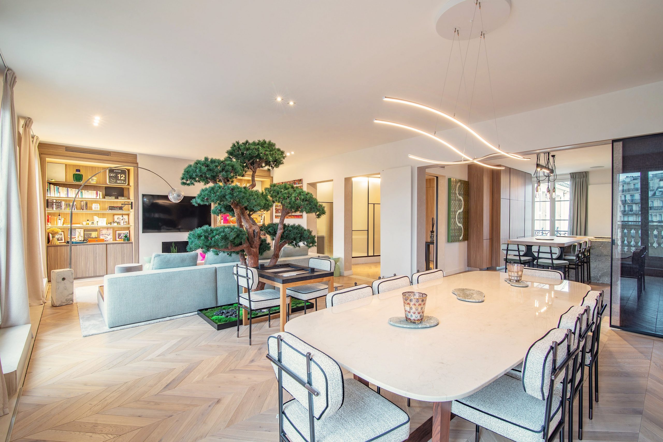 découvrez nos conseils et services pour la rénovation haussmannienne : mêlez élégance, patrimoine et modernité afin de valoriser votre appartement haussmannien à paris ou ailleurs. expertise, matériaux nobles et respect du style au rendez-vous.