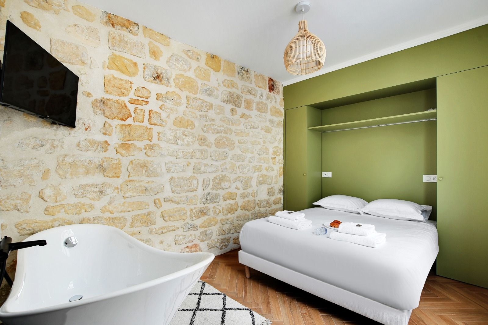 découvrez nos services de rénovation intérieure à paris : conception sur mesure, travaux de qualité, conseils personnalisés pour sublimer votre intérieur. demandez votre devis gratuit !