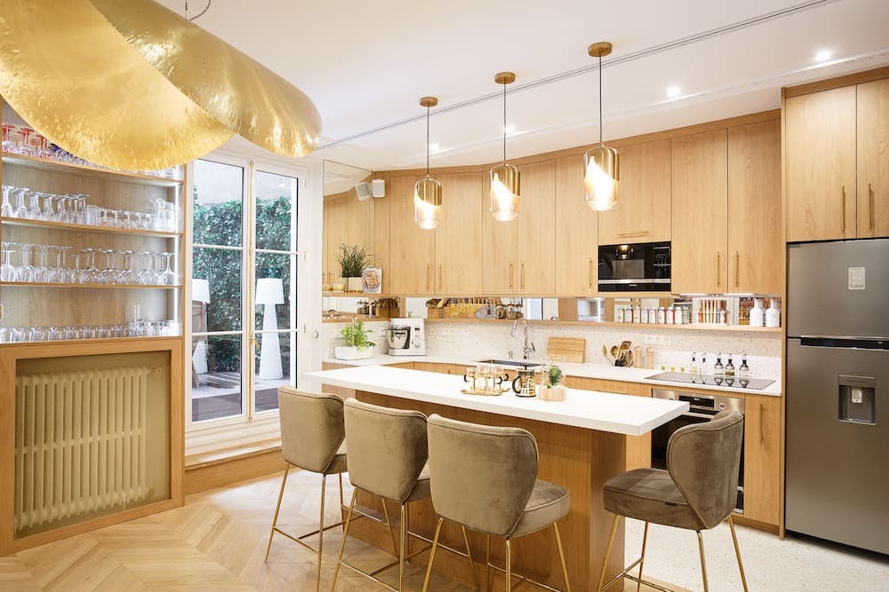 confiez votre projet de rénovation de luxe à levallois à une équipe d’experts. prestations haut de gamme, finitions élégantes et conseils personnalisés pour transformer votre intérieur avec raffinement.