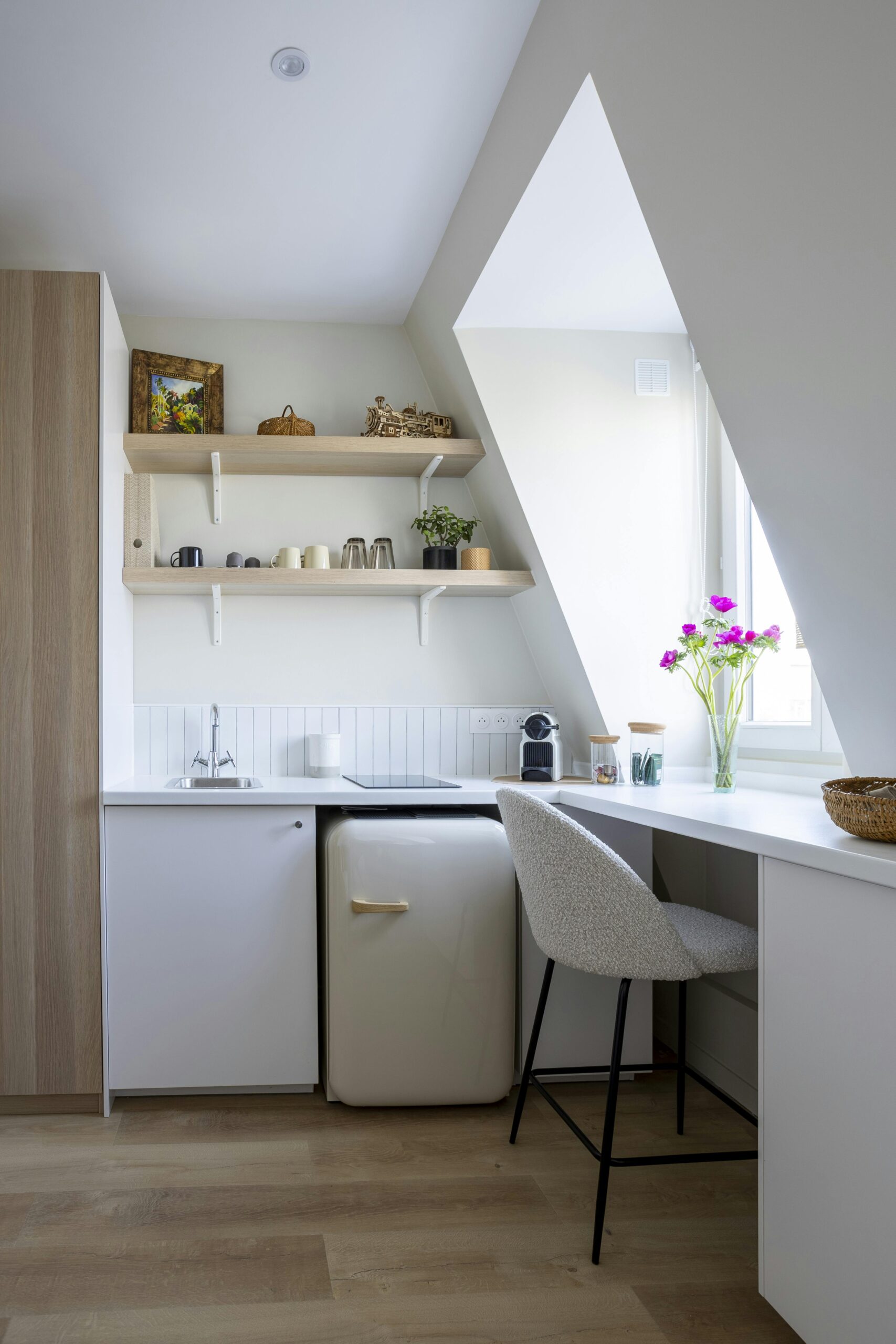 spécialiste de la rénovation de luxe à levallois, nous transformons vos espaces avec élégance et savoir-faire. profitez d’un accompagnement personnalisé et de finitions haut de gamme pour valoriser votre bien.