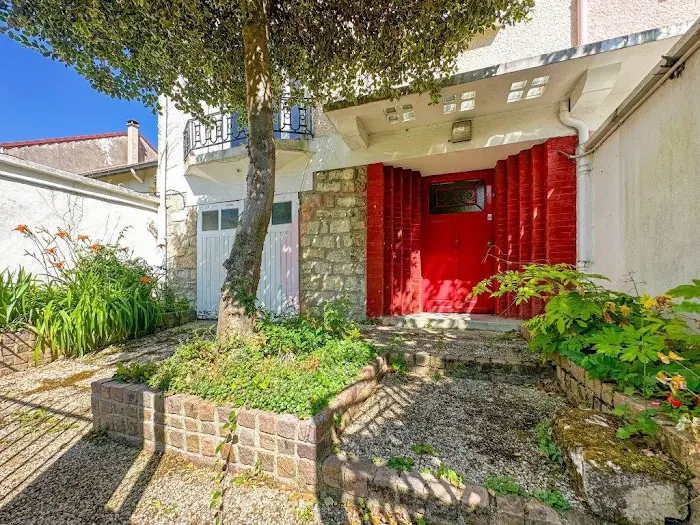 confiez la rénovation de votre maison à bourg-la-reine à des experts qualifiés. obtenez des conseils personnalisés, des devis gratuits et un accompagnement sur-mesure pour tous vos projets de rénovation !