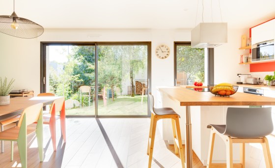 découvrez nos conseils et astuces pour réussir la rénovation de votre maison tout en maîtrisant votre budget. planifiez vos travaux, optimisez les coûts et évitez les mauvaises surprises avec notre guide complet.