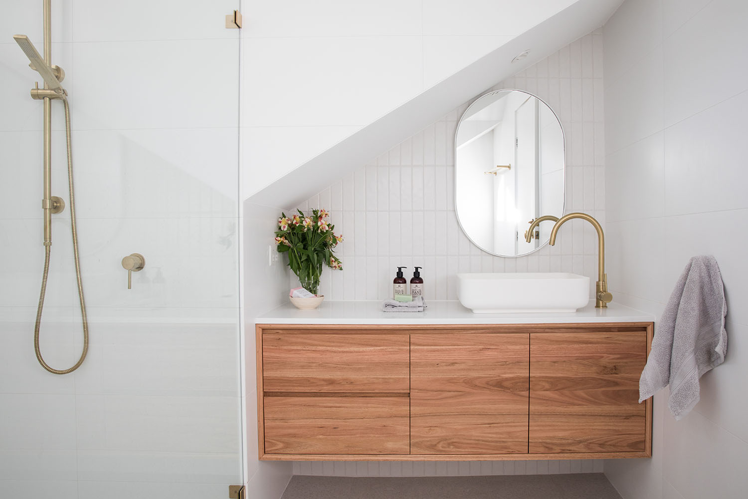 confiez votre rénovation dans le 94 à des professionnels expérimentés. transformez votre intérieur avec des travaux de qualité et des conseils personnalisés pour une rénovation réussie dans le val-de-marne.