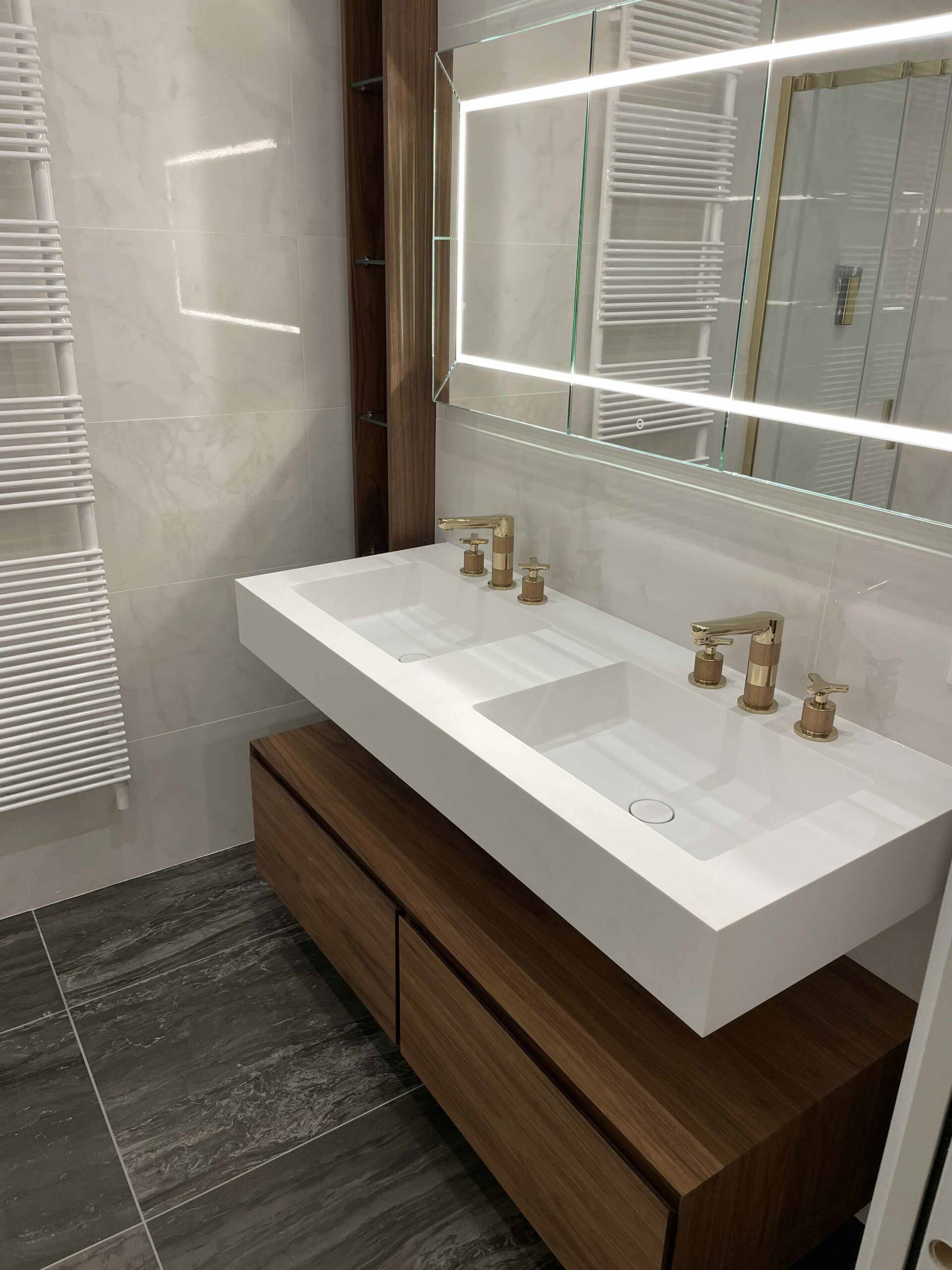 confiez la rénovation de votre salle de bains à paris à des professionnels qualifiés. conseils personnalisés, matériaux de qualité et travaux sur-mesure pour un espace moderne et fonctionnel.