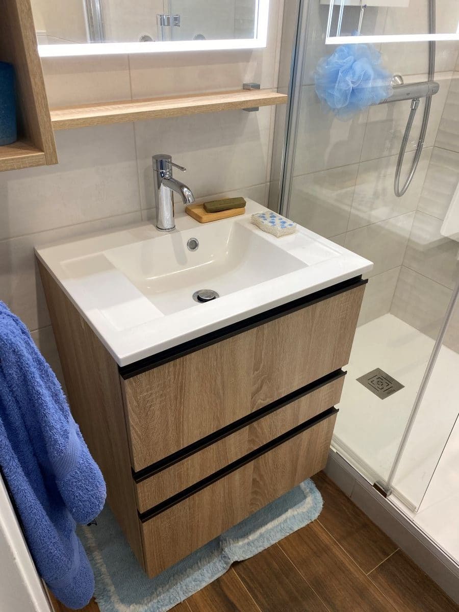 confiez la rénovation de votre salle de bains à paris 75019 à des experts. design moderne, solutions sur mesure et travaux de qualité pour transformer votre espace avec style et fonctionnalité.