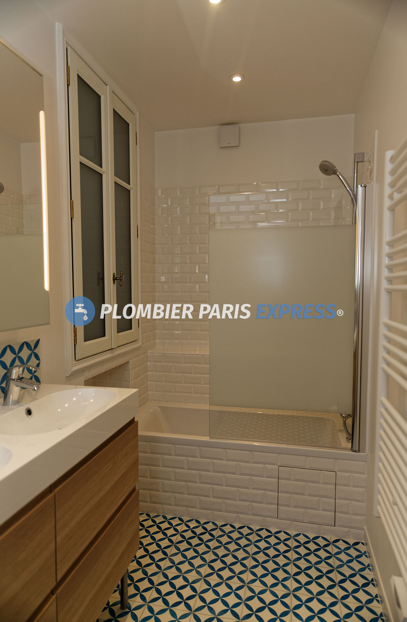 confiez la rénovation de votre salle de bains à paris à nos experts. service sur-mesure, conseils personnalisés et résultats de qualité pour moderniser votre espace selon vos envies.