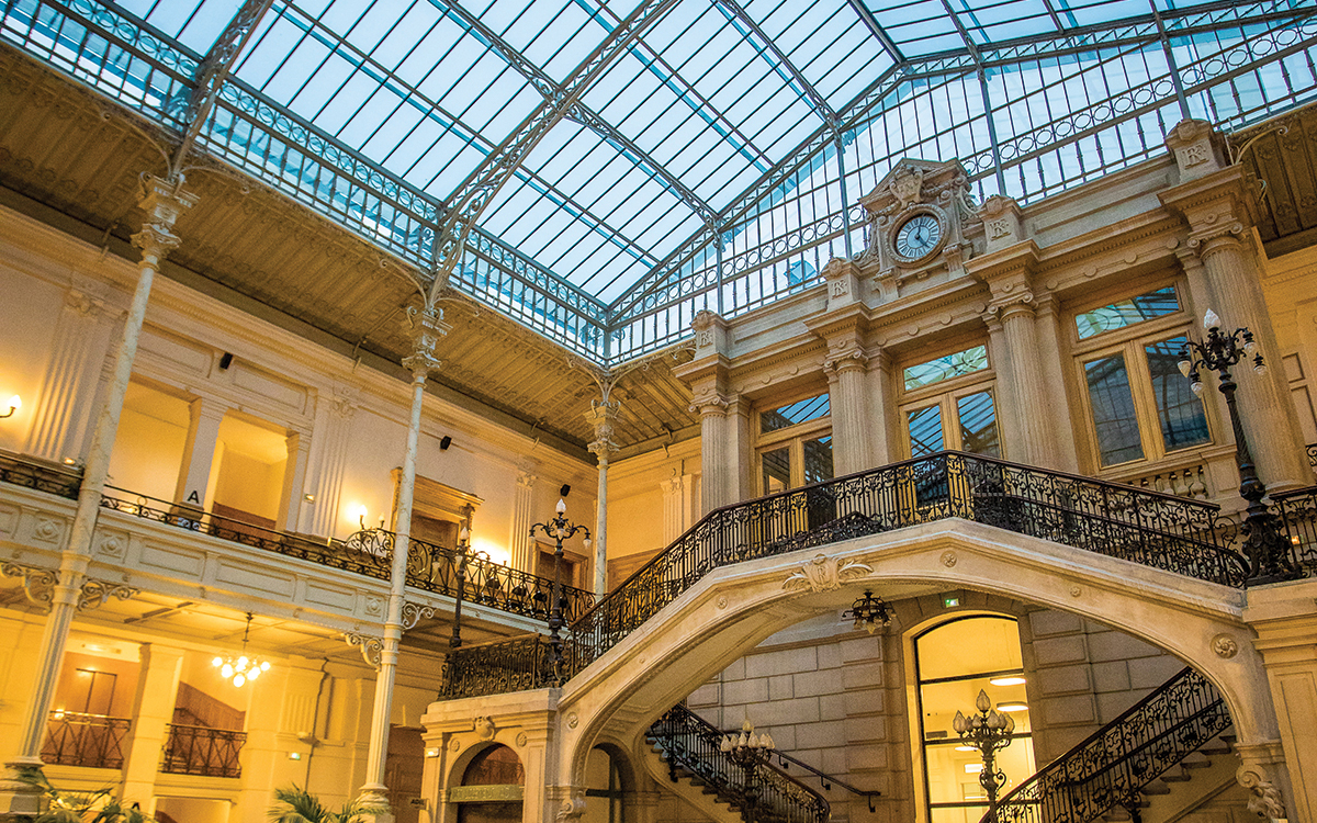 découvrez nos services spécialisés en rénovations 18ème à paris : rénovation d’appartements, de maisons et d’immeubles anciens avec savoir-faire historique et matériaux de qualité.