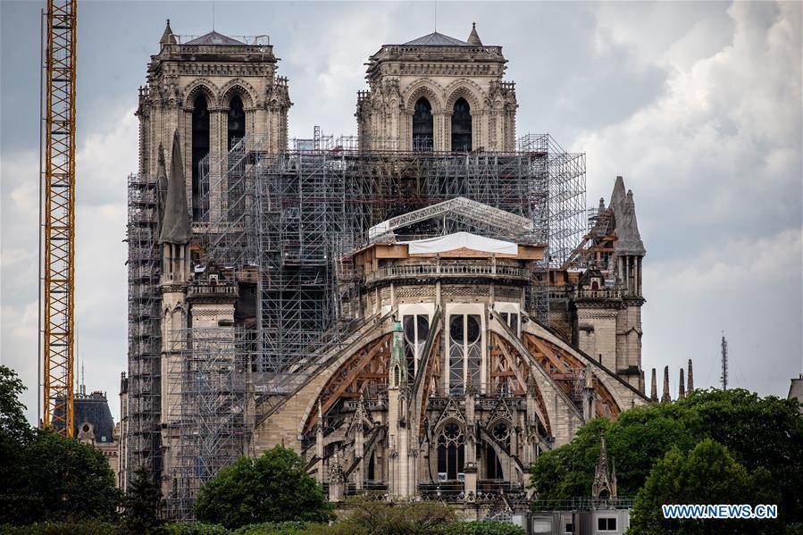 découvrez l'histoire et les avancées de la restauration de notre-dame, un chantier exceptionnel dédié à la préservation et à la renaissance de la célèbre cathédrale de paris après l'incendie de 2019.
