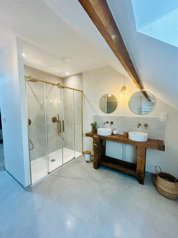 découvrez nos idées et astuces pour aménager une salle d'eau tendance à petit budget. inspirez-vous de nos conseils déco modernes et solutions économiques pour optimiser votre espace sans vous ruiner.