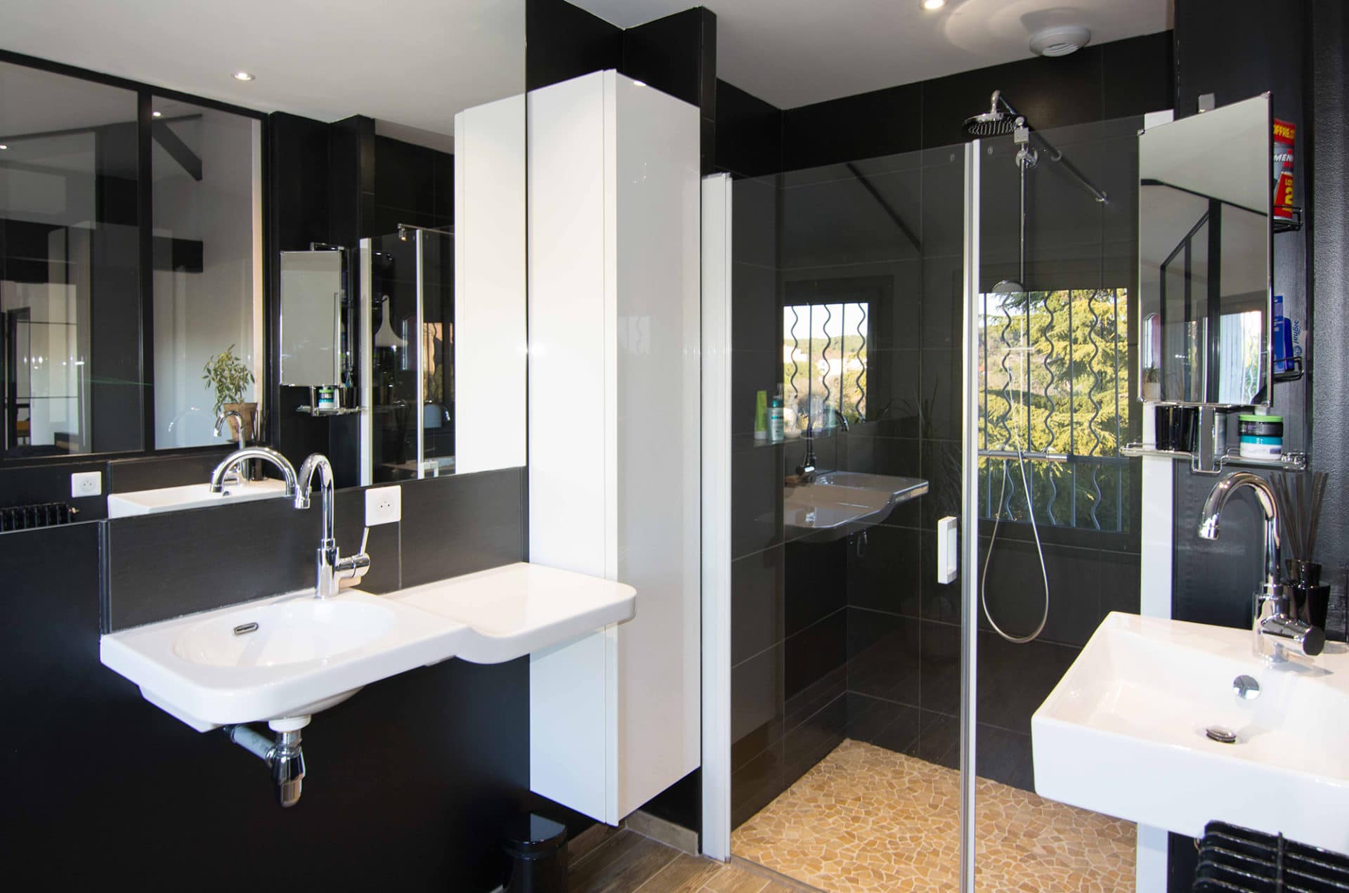découvrez comment aménager une salle d'eau tendance sans dépasser votre budget : inspirations déco, astuces économiques et conseils pratiques pour un espace moderne et fonctionnel.