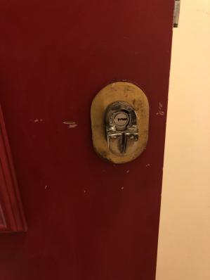 besoin d'un serrurier en urgence à courbevoie ? intervention rapide 24h/24 et 7j/7 pour ouverture de porte, dépannage et sécurisation. devis gratuit, satisfaction garantie !