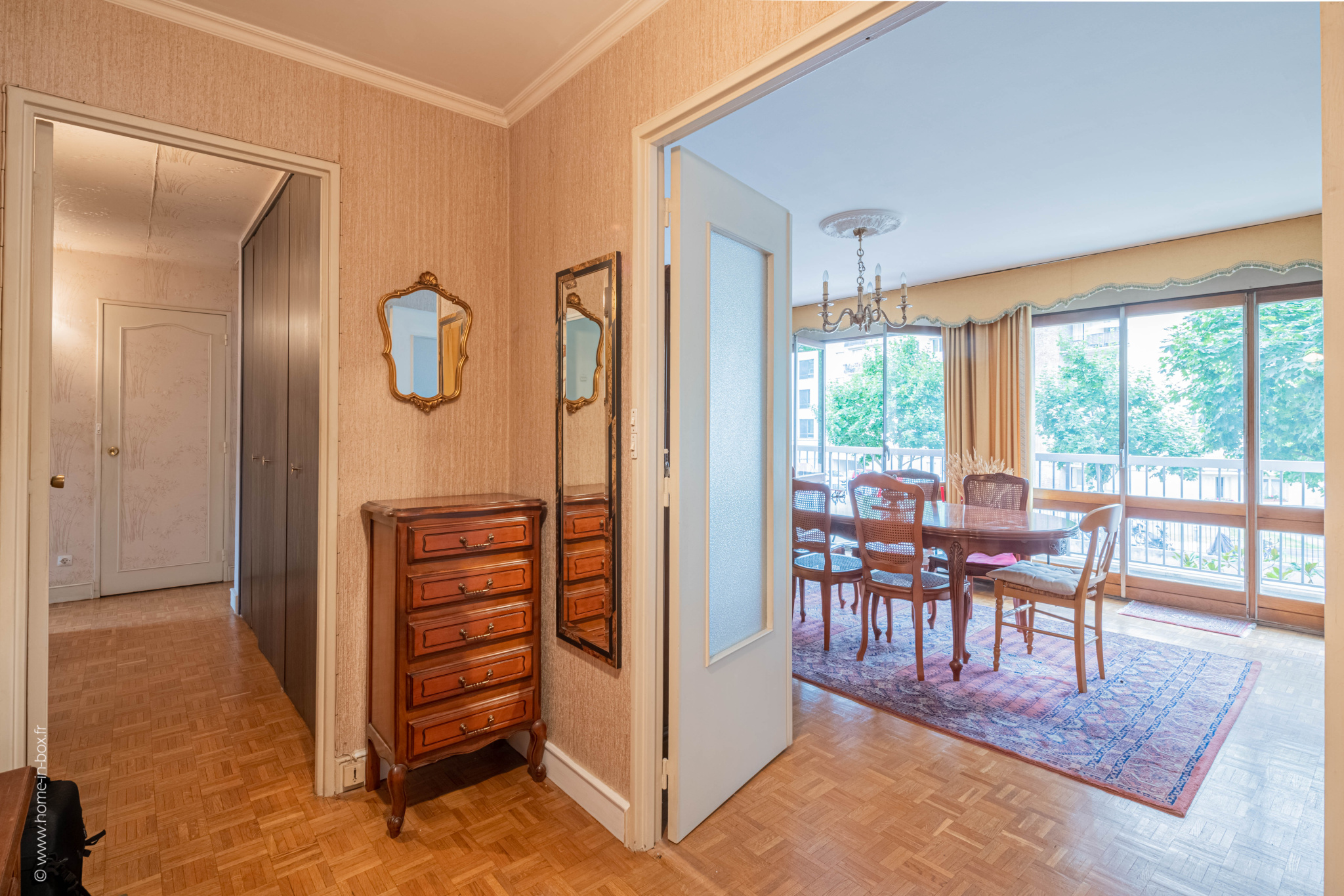 découvrez des logements à montrouge équipés de toilettes séparées pour plus de confort et d’intimité. idéal pour les familles ou la colocation. visitez nos offres dès maintenant !