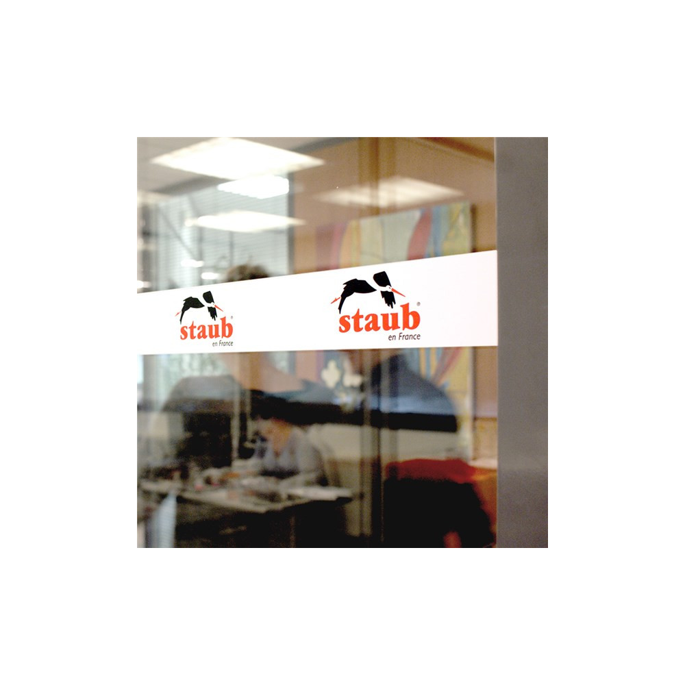 découvrez nos services de vitrerie personnalisée : conception et installation sur mesure de vitres, miroirs et vitrages adaptés à vos besoins pour particuliers et professionnels.