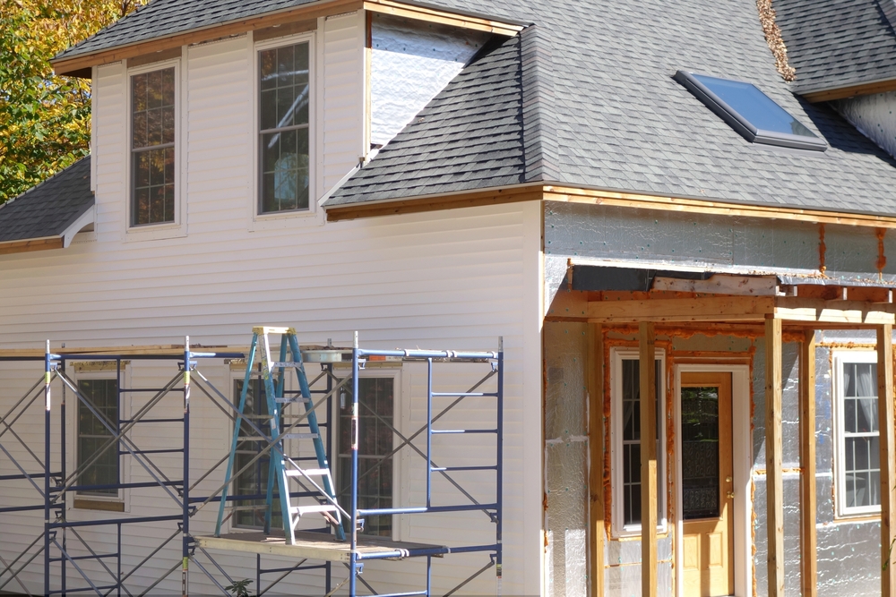 découvrez tout ce qu’il faut savoir sur le coût d’un ravalement de façade : prix moyens, facteurs influençant le tarif, aides disponibles et conseils pour bien estimer votre budget travaux.