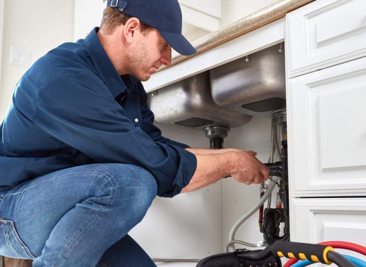 besoin d’un débouchage de canalisations à créteil ? nos experts interviennent rapidement pour déboucher et entretenir vos tuyauteries. service efficace, devis gratuit !
