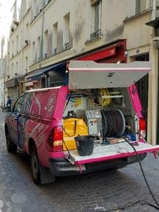 besoin d’un débouchage rapide de vos canalisations à paris ? profitez d’un service efficace, professionnel et disponible 24h/24 pour tous types d’interventions : évier, lavabo, wc ou colonne d’immeuble. devis gratuit.