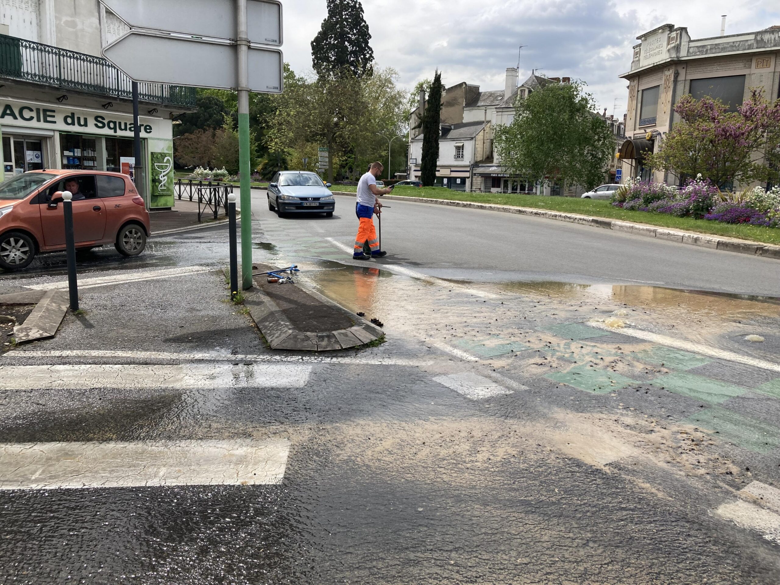 vous recherchez une solution rapide et efficace pour une fuite d'eau à châtelais ? découvrez nos services de détection et réparation de fuites pour protéger votre habitation et éviter les dégâts des eaux.