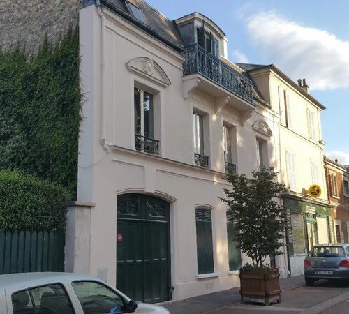 découvrez nos services de ravalement de façade à nanterre alliant qualité et tarifs compétitifs pour redonner vie à votre bâtiment.