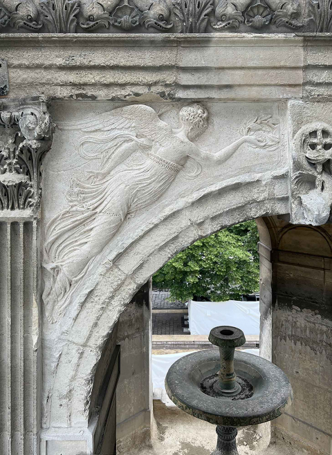 découvrez nos services spécialisés en rénovation des églises et fontaines à paris, alliant savoir-faire traditionnel et techniques modernes pour préserver le patrimoine historique.